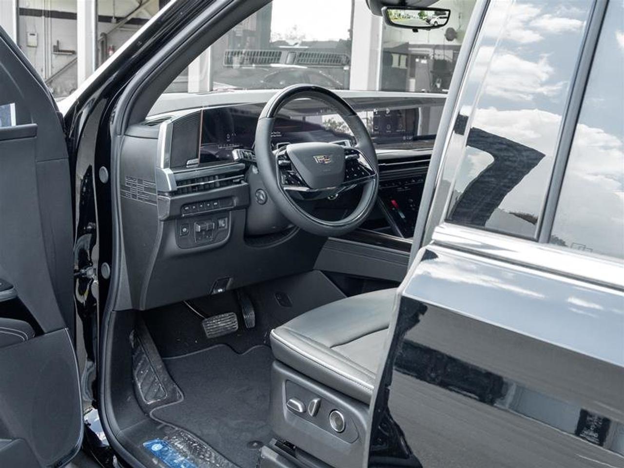 2026 Cadillac Escalade LUXURY Photo