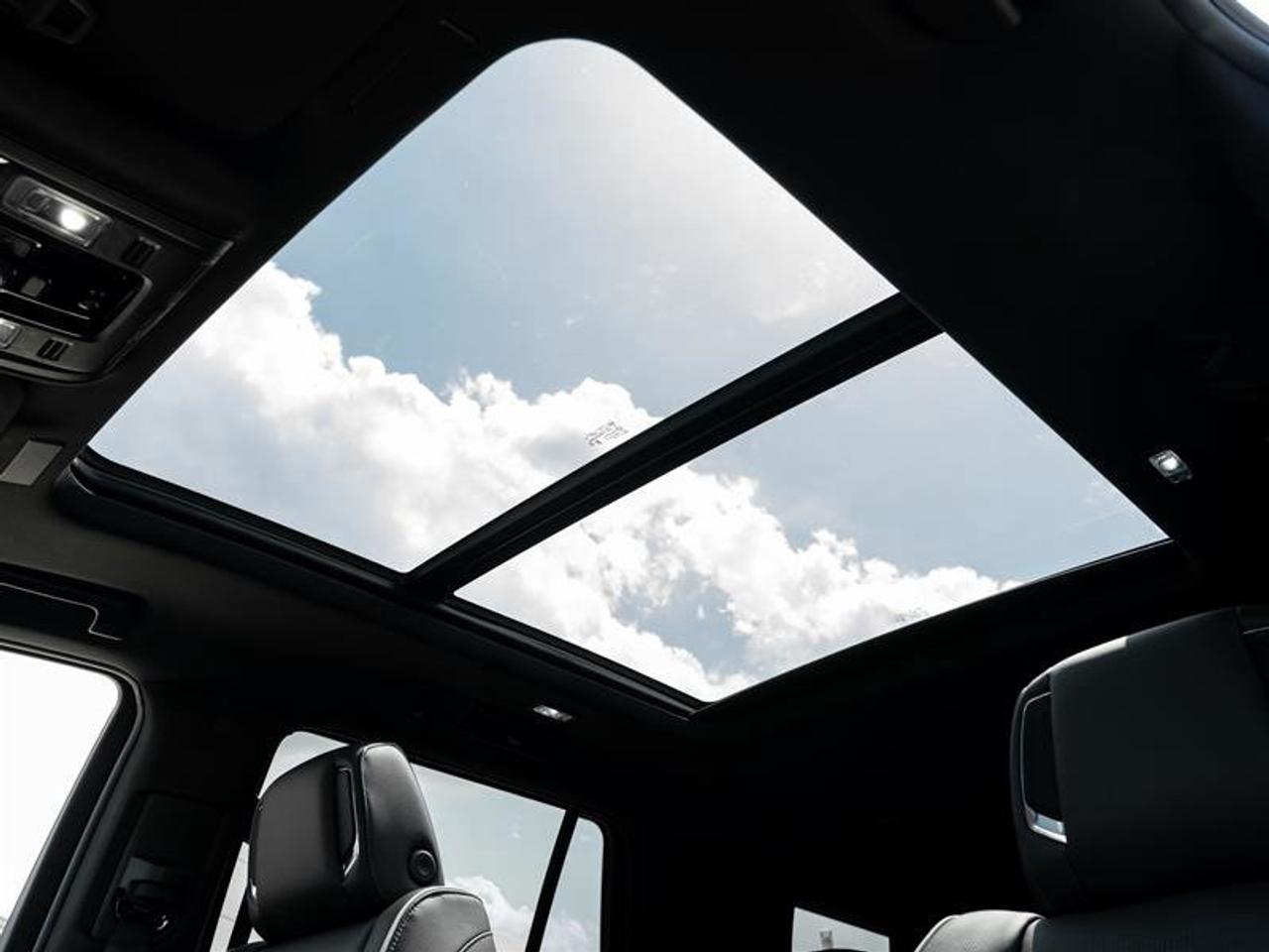 2026 Cadillac Escalade LUXURY Photo