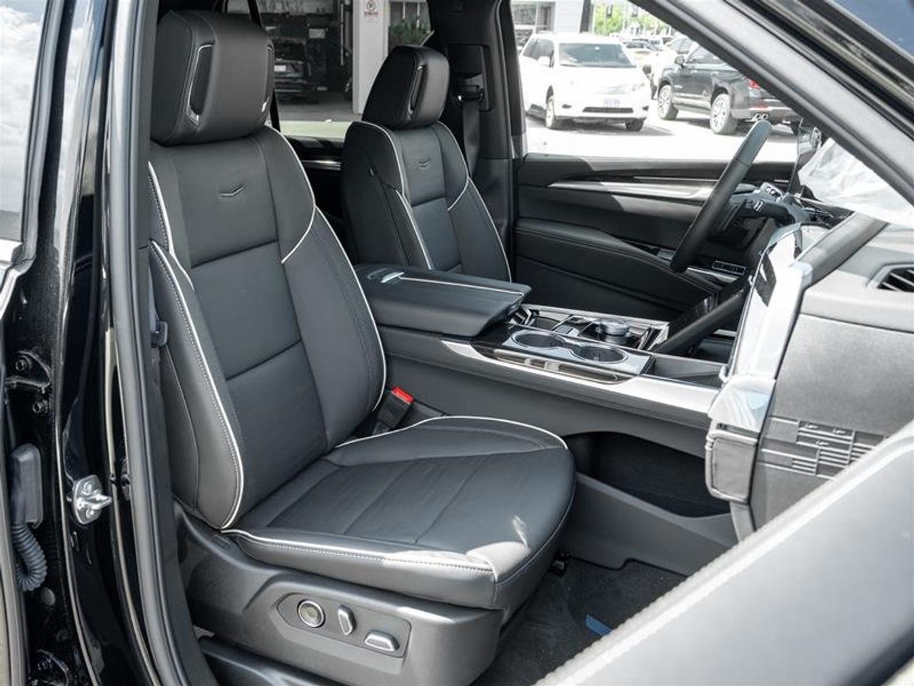 2026 Cadillac Escalade LUXURY Photo