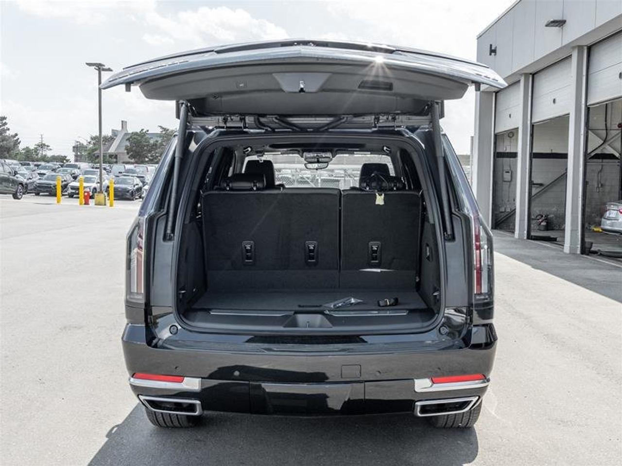 2026 Cadillac Escalade LUXURY Photo
