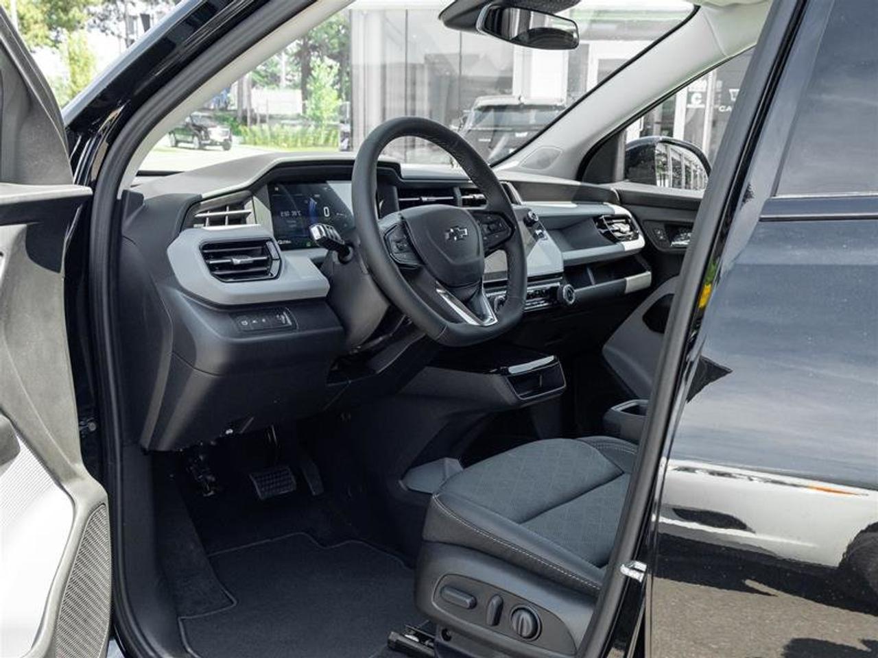2027 Chevrolet Bolt LT Photo