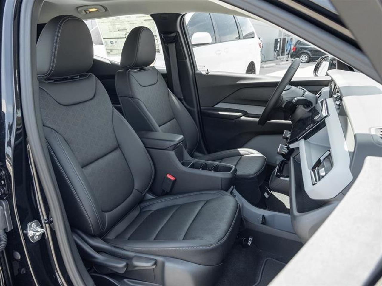 2027 Chevrolet Bolt LT Photo