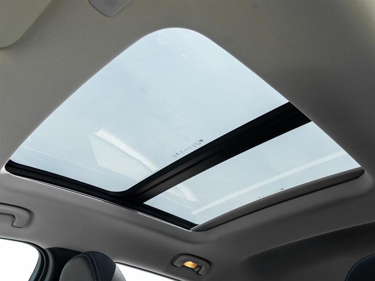 2027 Chevrolet Bolt LT Photo