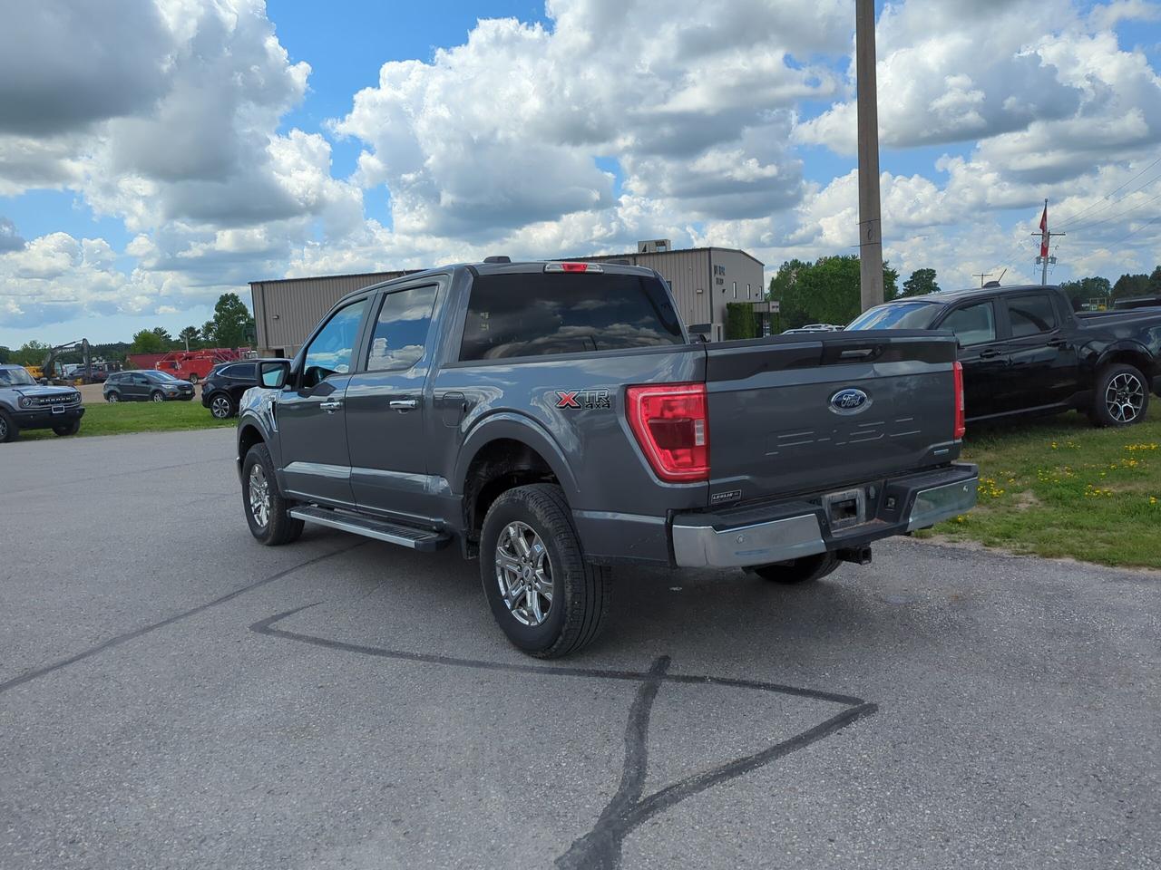 2023 Ford F-150 Ford Blue Advantage - XLT 4WD SuperCrew 5.5' Box Photo4