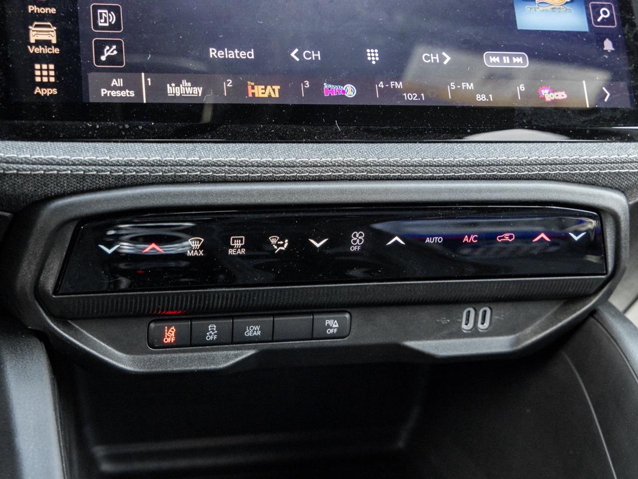 2026 Jeep Cherokee Base Photo