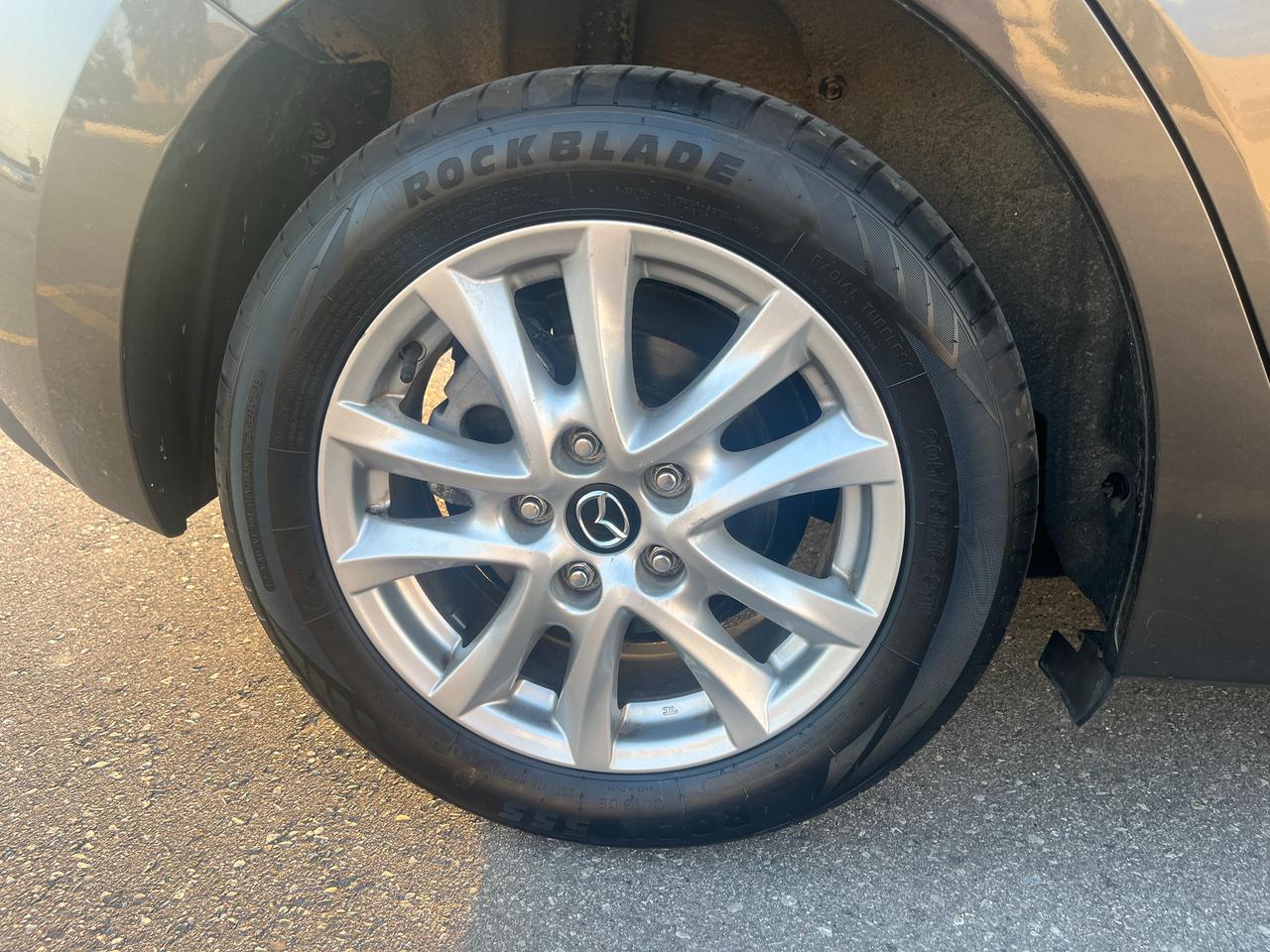 2015 Mazda MAZDA3 4DR HB SPORT AUTO GS Photo