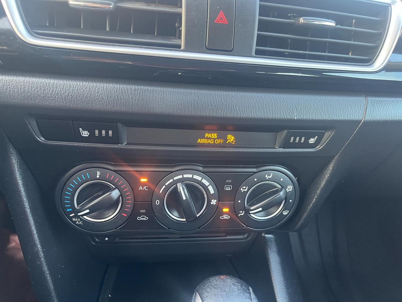 2015 Mazda MAZDA3 4DR HB SPORT AUTO GS Photo