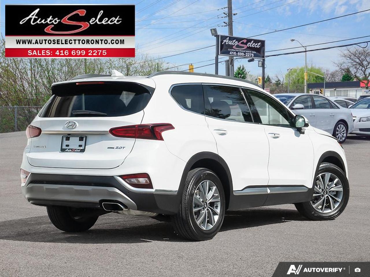 2019 Hyundai Santa Fe Luxury AWD - Leather - Pano Roof - Carplay - Clean Carfax Photo3