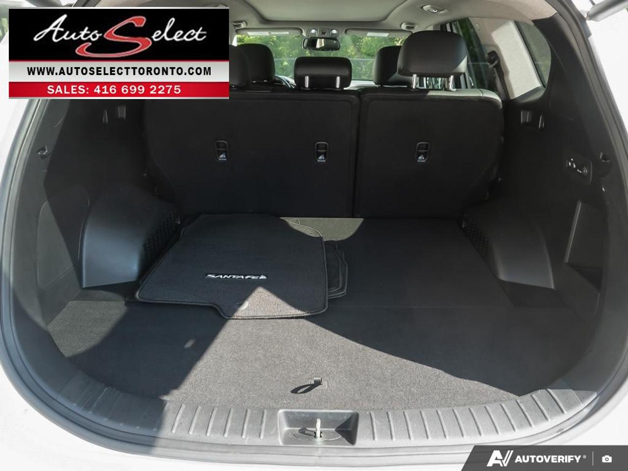 2019 Hyundai Santa Fe Luxury AWD - Leather - Pano Roof - Carplay - Clean Carfax Photo