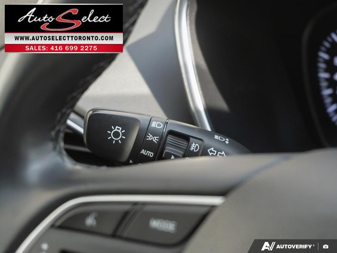 2019 Hyundai Santa Fe Luxury AWD - Leather - Pano Roof - Carplay - Clean Carfax Photo