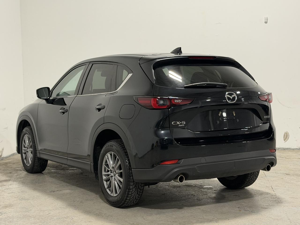2025 Mazda CX-5 GS AWD | LEATHER INTERIOR | SUNROOF! Photo3