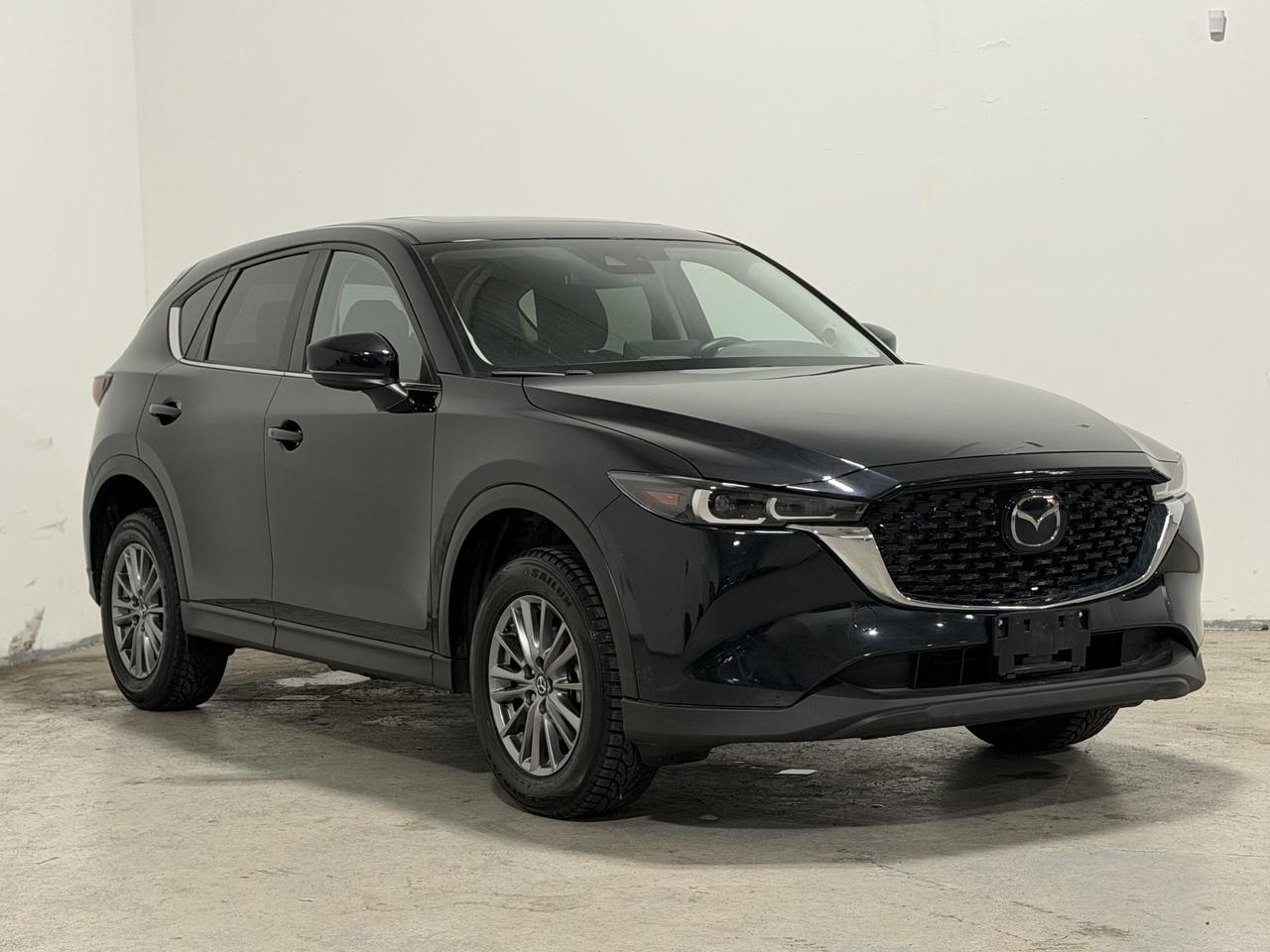 2025 Mazda CX-5 GS AWD | LEATHER INTERIOR | SUNROOF! Photo2