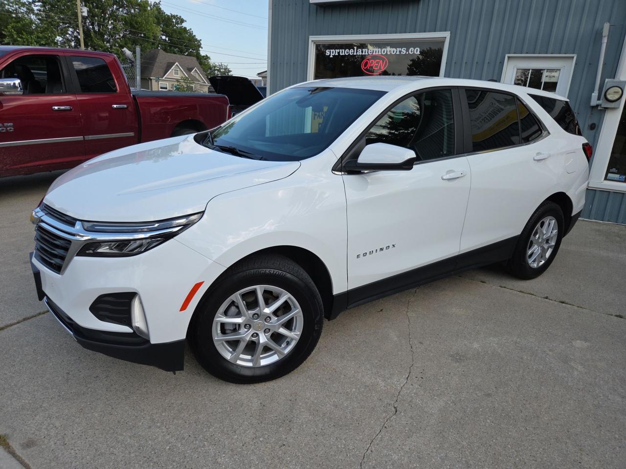 2024 Chevrolet Equinox LT - Photo #1