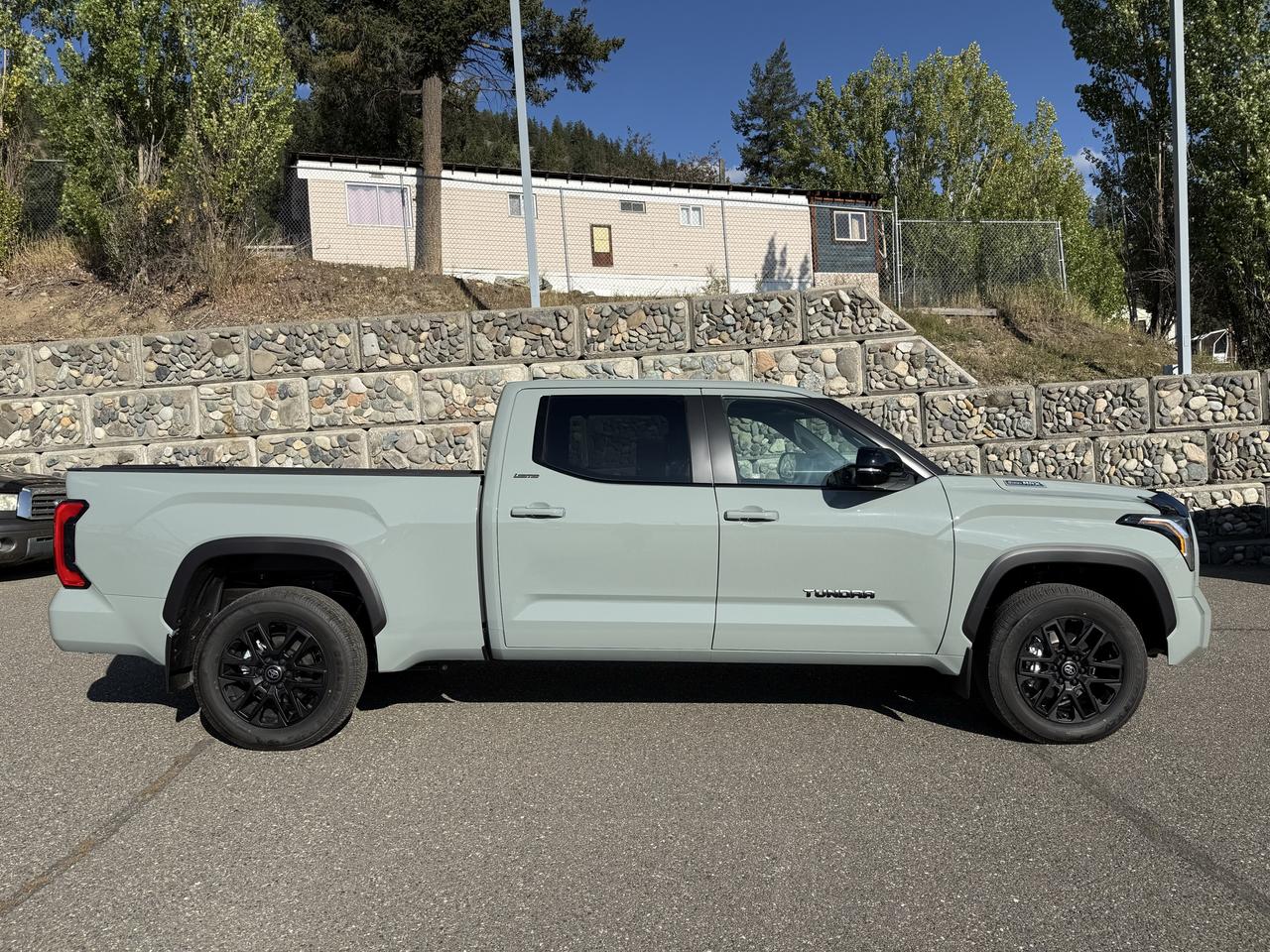 2026 Toyota Tundra Hybrid CrewMax Limited L Nightshade Photo