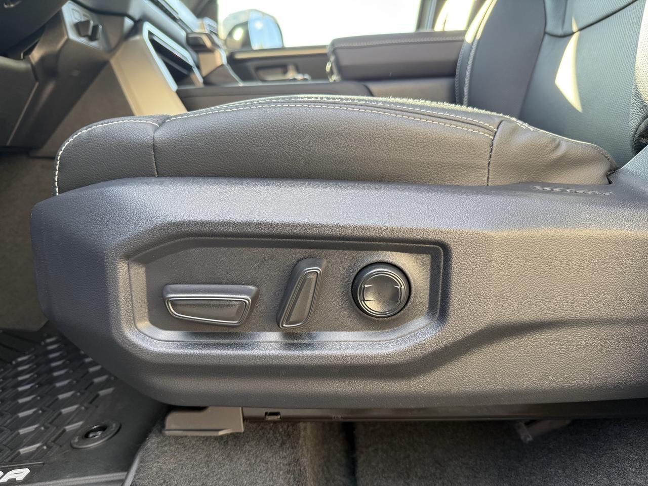 2026 Toyota Tundra Hybrid CrewMax Limited L Nightshade Photo