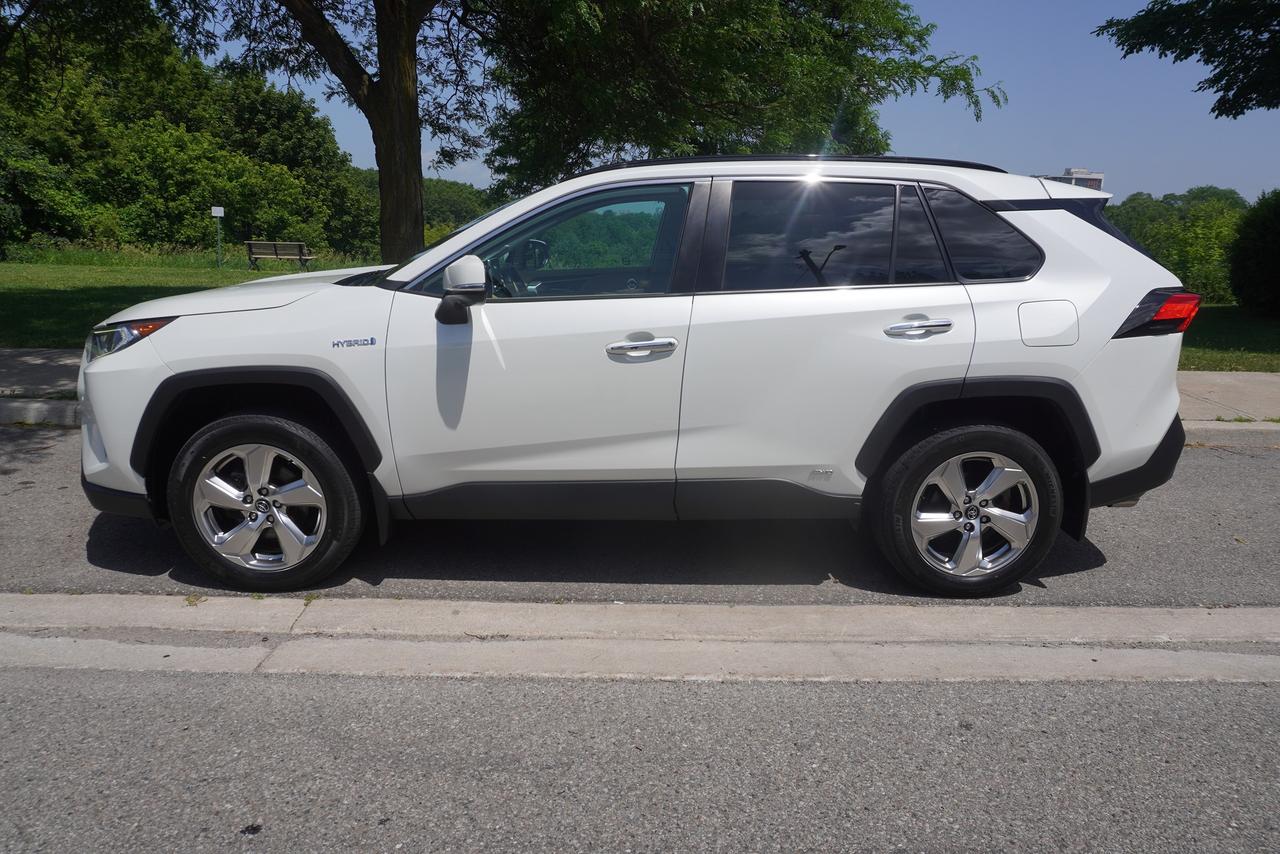 2019 Toyota RAV4 HYBRID / 1 OWNER / NO ACCIDENTS / LIMITED TRIM Photo