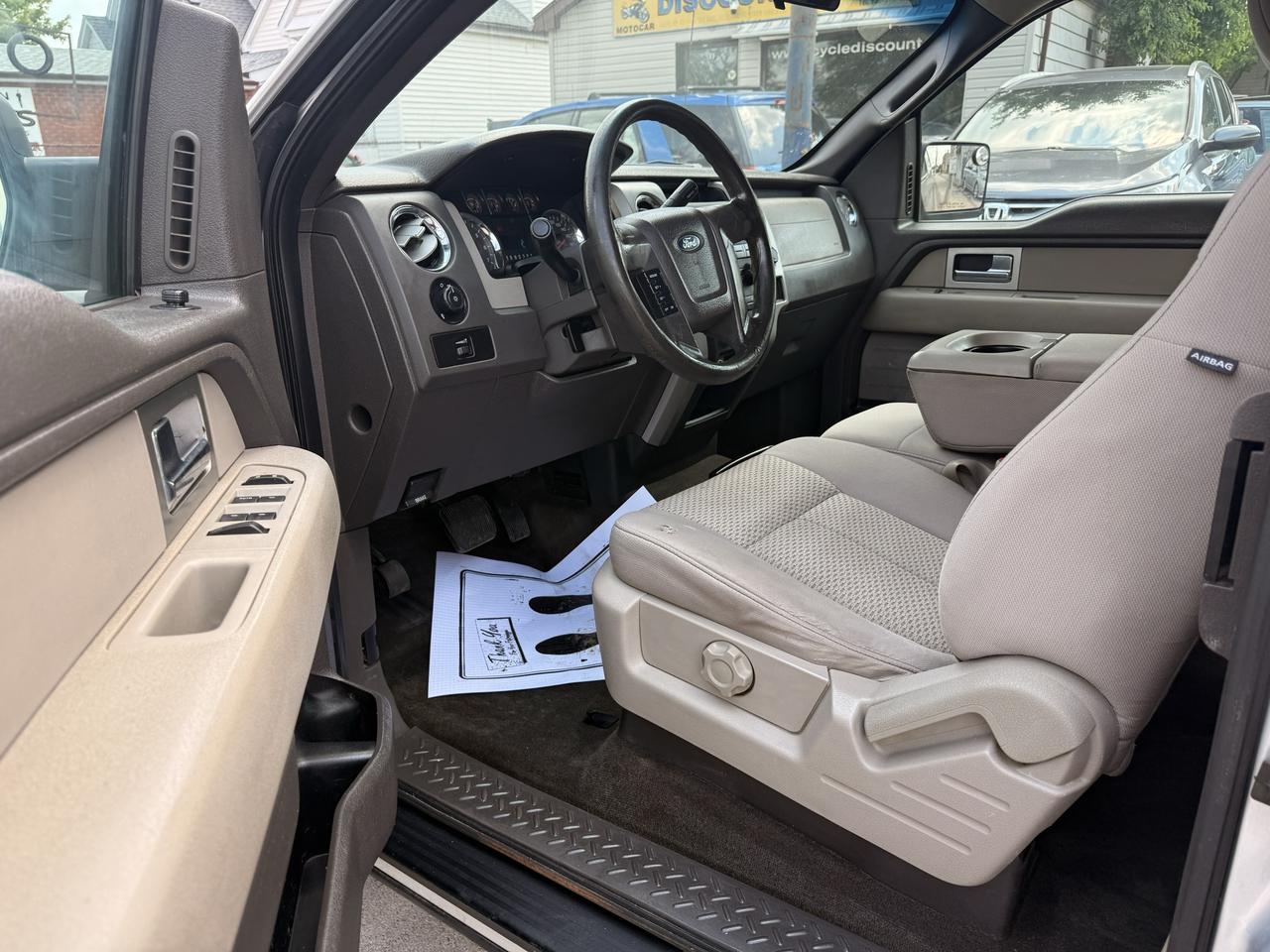 2010 Ford F-150 4WD SUPERCAB 163" XLT Photo