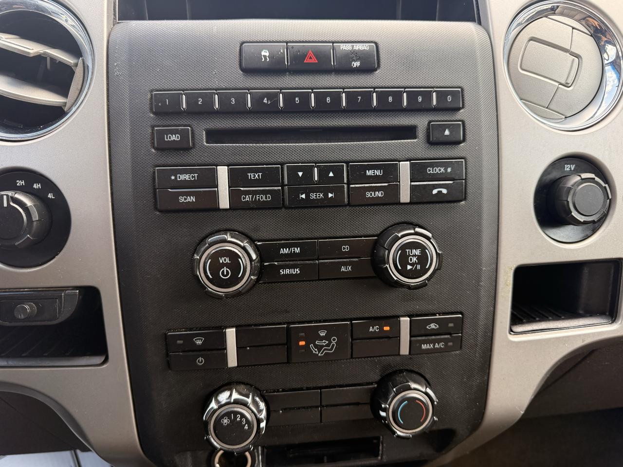 2010 Ford F-150 4WD SUPERCAB 163" XLT Photo