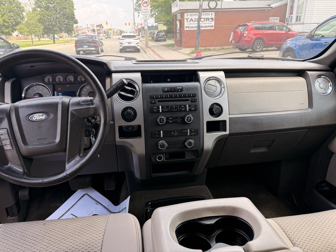 2010 Ford F-150 4WD SUPERCAB 163" XLT Photo