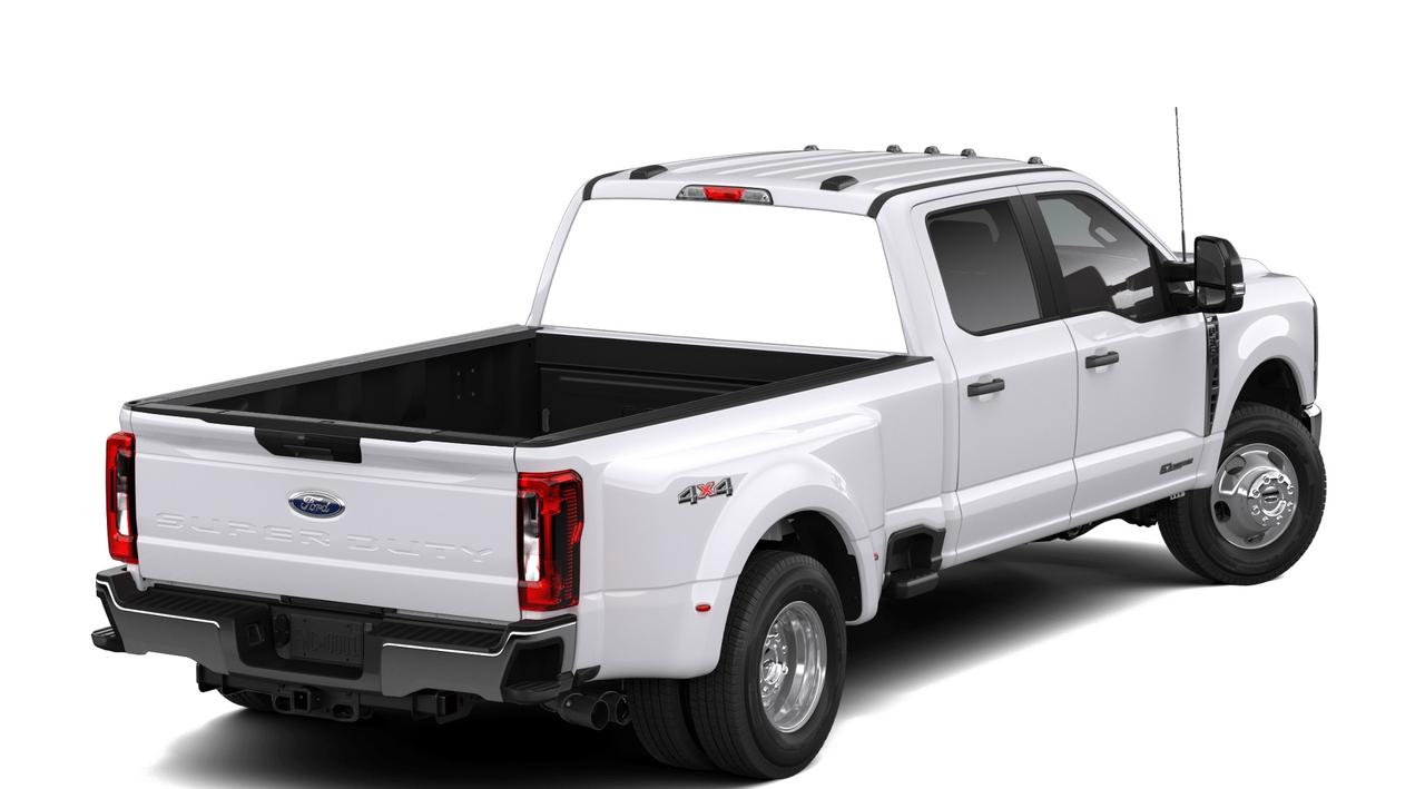 2026 Ford F-350 XLT Crew Cab Dually 4x4 Photo2