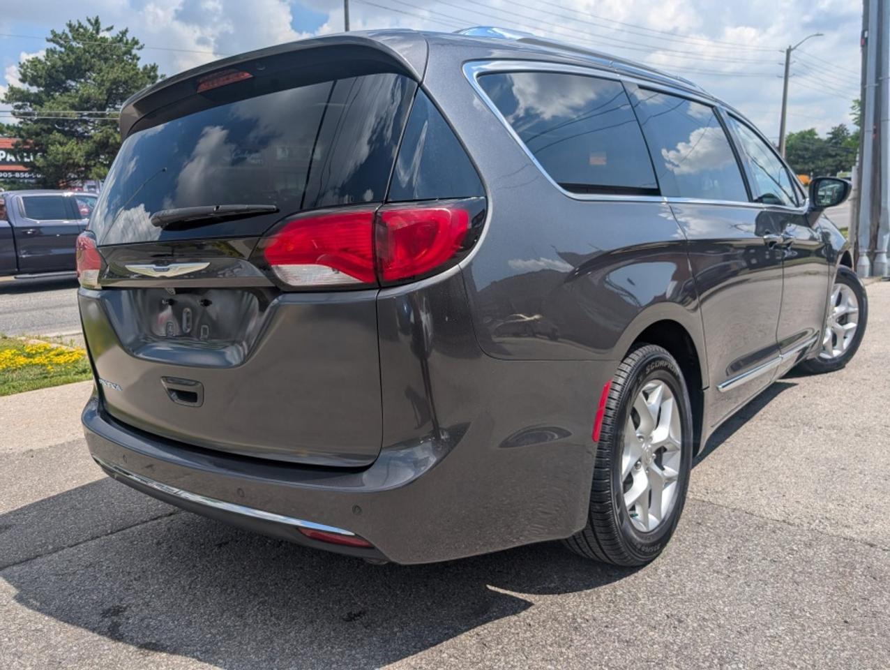 2018 Chrysler Pacifica TOURING L PLUS * PANORAMIC ROOF * NAVI * DVD'S * L Photo