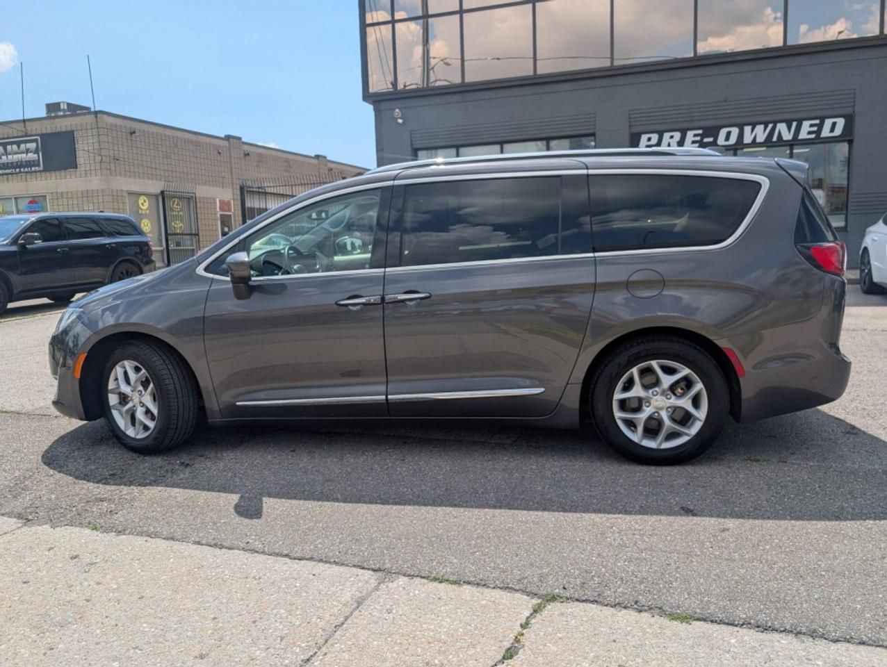 2018 Chrysler Pacifica TOURING L PLUS * PANORAMIC ROOF * NAVI * DVD'S * L Photo