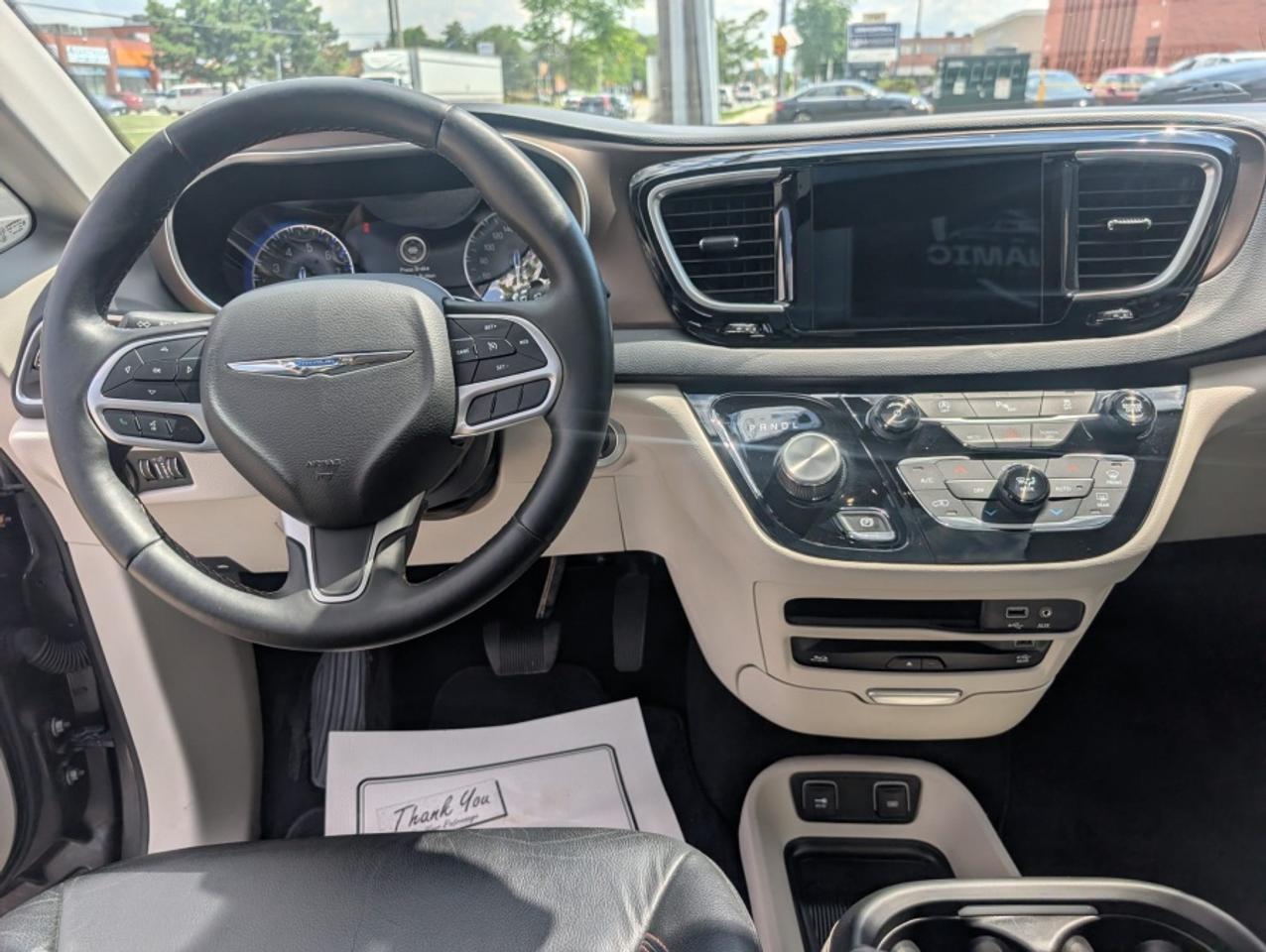 2018 Chrysler Pacifica TOURING L PLUS * PANORAMIC ROOF * NAVI * DVD'S * L - Photo #12