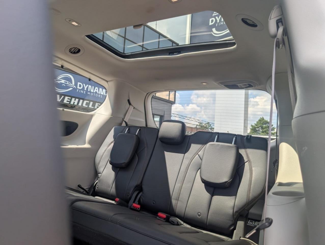 2018 Chrysler Pacifica TOURING L PLUS * PANORAMIC ROOF * NAVI * DVD'S * L Photo