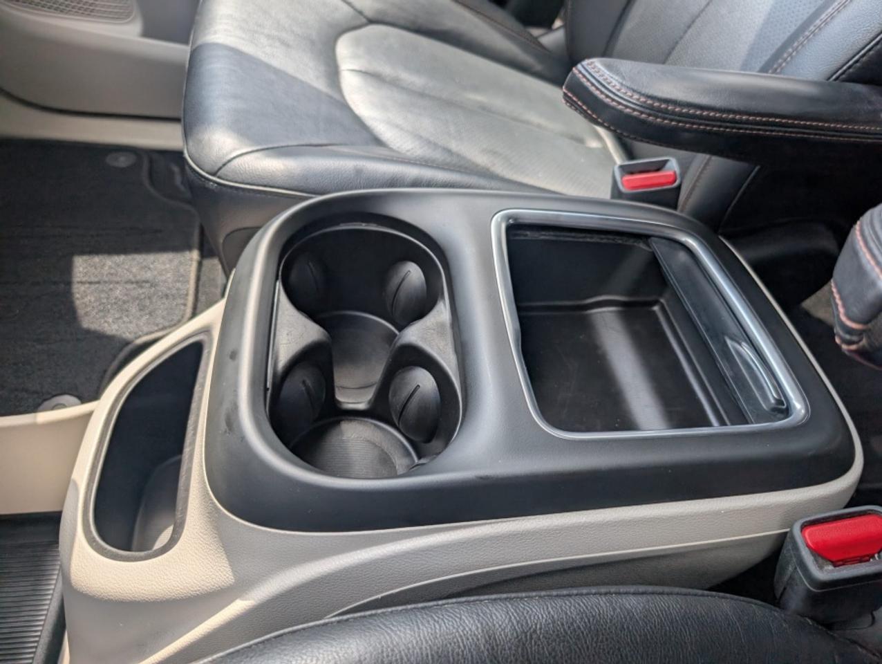 2018 Chrysler Pacifica TOURING L PLUS * PANORAMIC ROOF * NAVI * DVD'S * L Photo