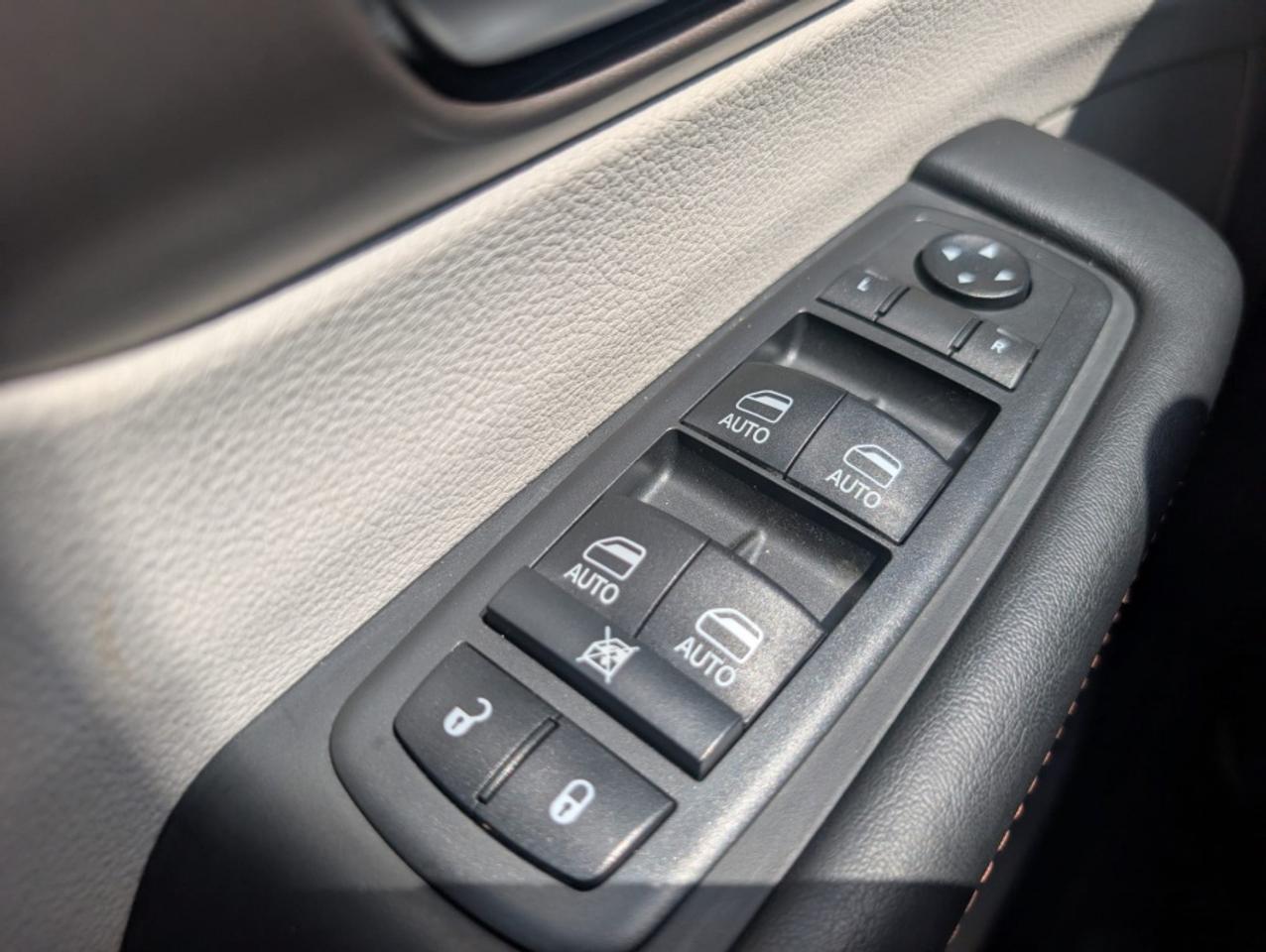 2018 Chrysler Pacifica TOURING L PLUS * PANORAMIC ROOF * NAVI * DVD'S * L Photo
