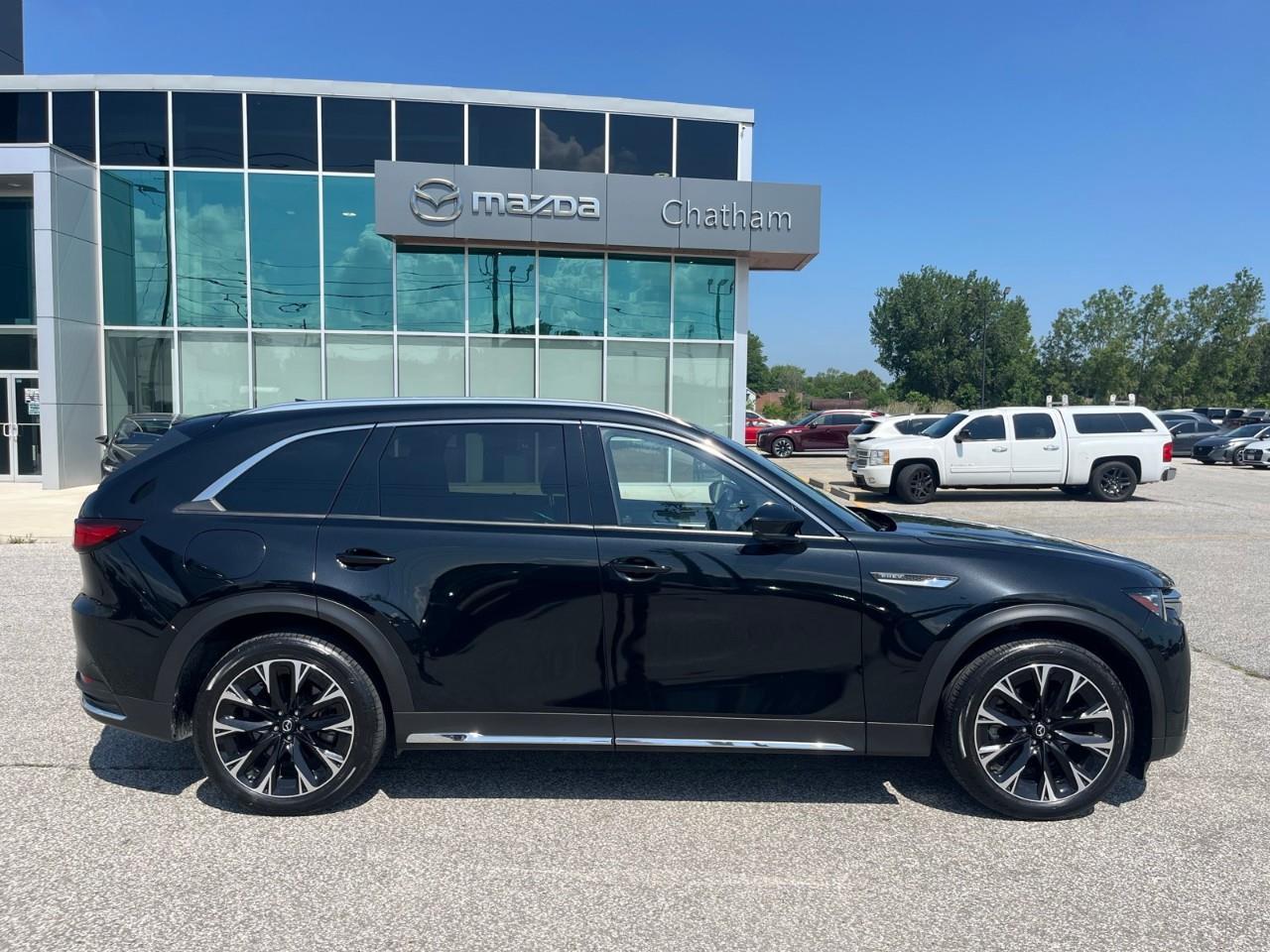 2024 Mazda CX-90 PHEV GT Plug-In Hybrid | Panoramic Moonroof | Heated & Ventilated Seats Photo