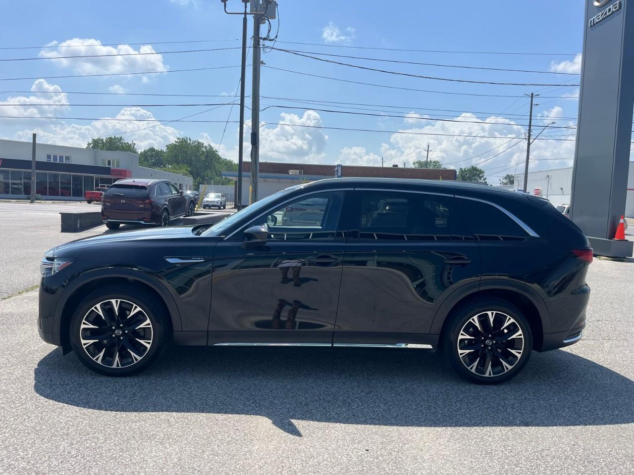 2024 Mazda CX-90 PHEV GT Plug-In Hybrid | Panoramic Moonroof | Heated & Ventilated Seats Photo