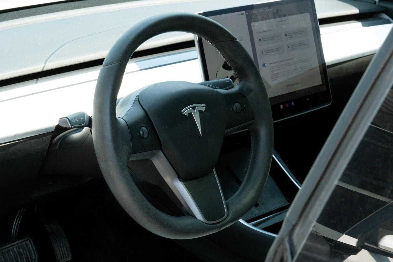 2019 Tesla Model 3 Long Range AWD Photo