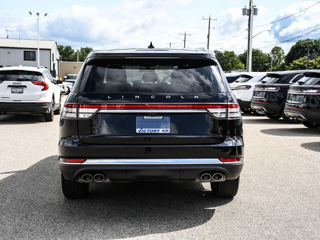 2023 Lincoln Aviator Reserve AWD Photo3