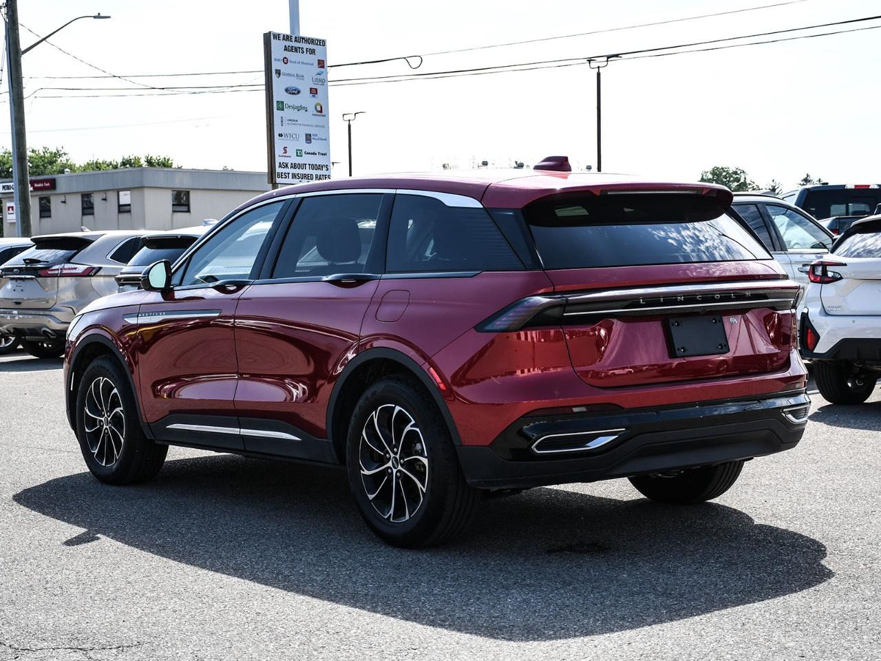2026 Lincoln Nautilus Premiere AWD Photo2