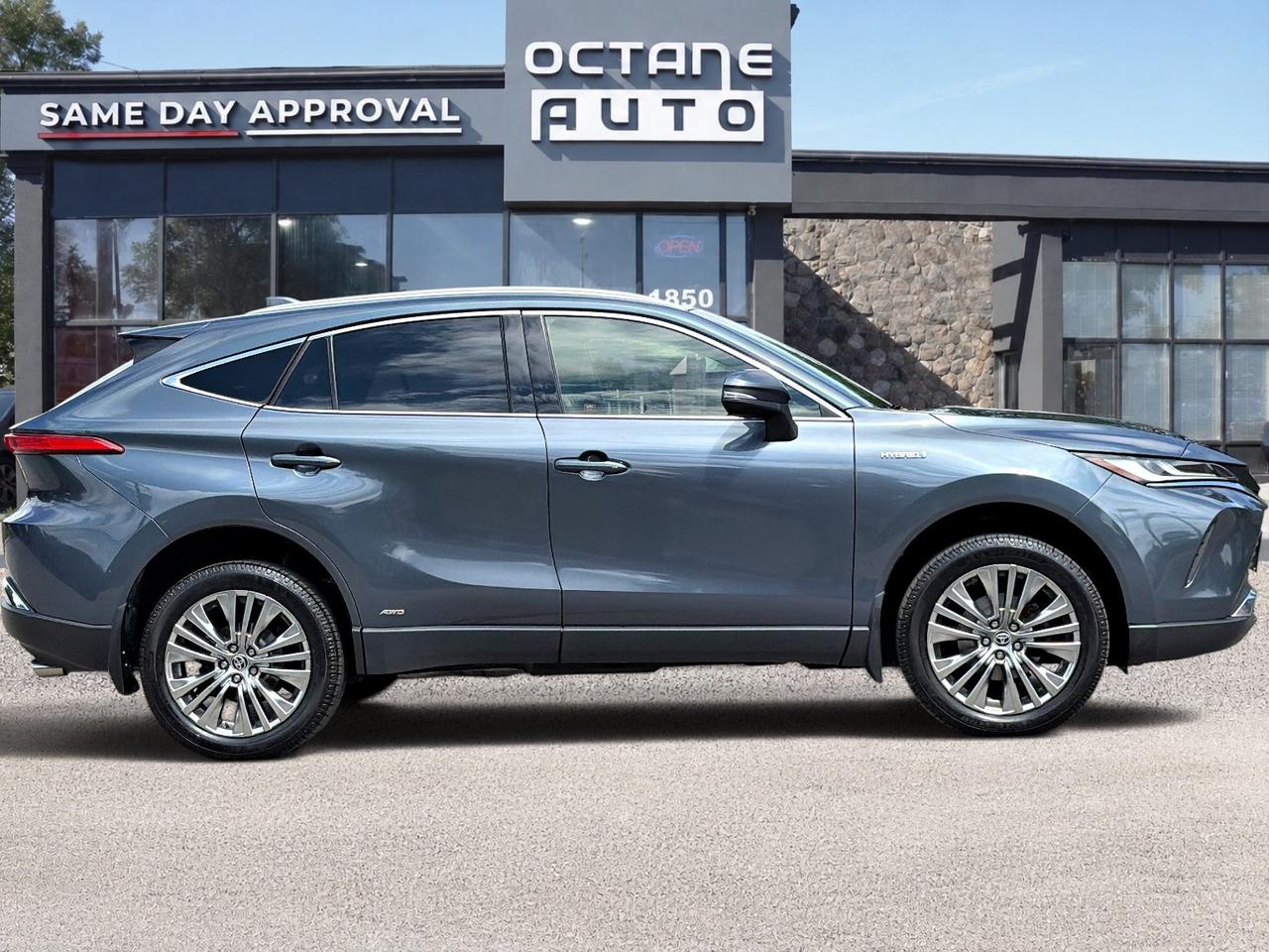 2021 Toyota Venza XLE AWD Photo3