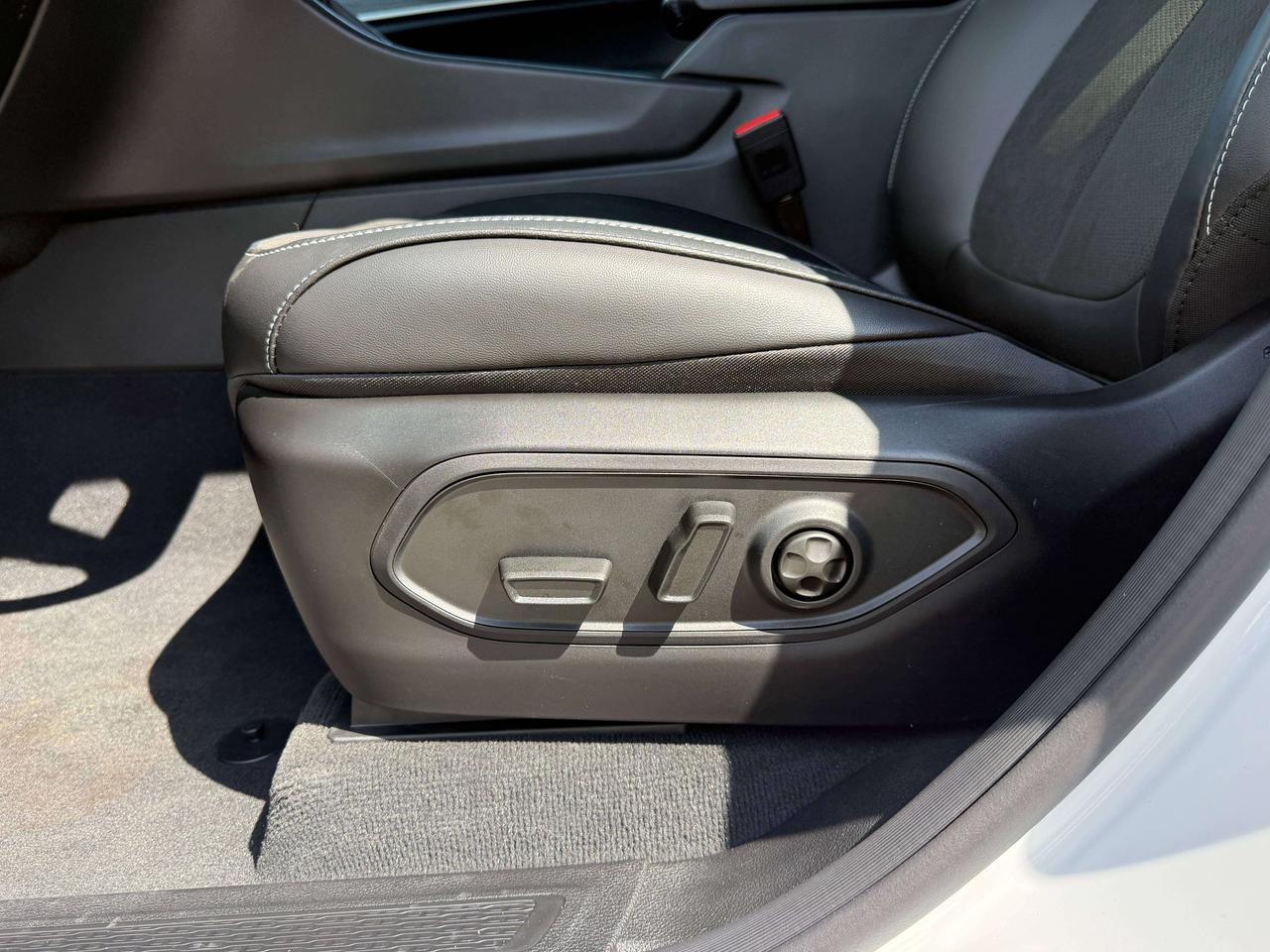 2026 Jeep Grand Cherokee ALTITUDE 4X4 Photo