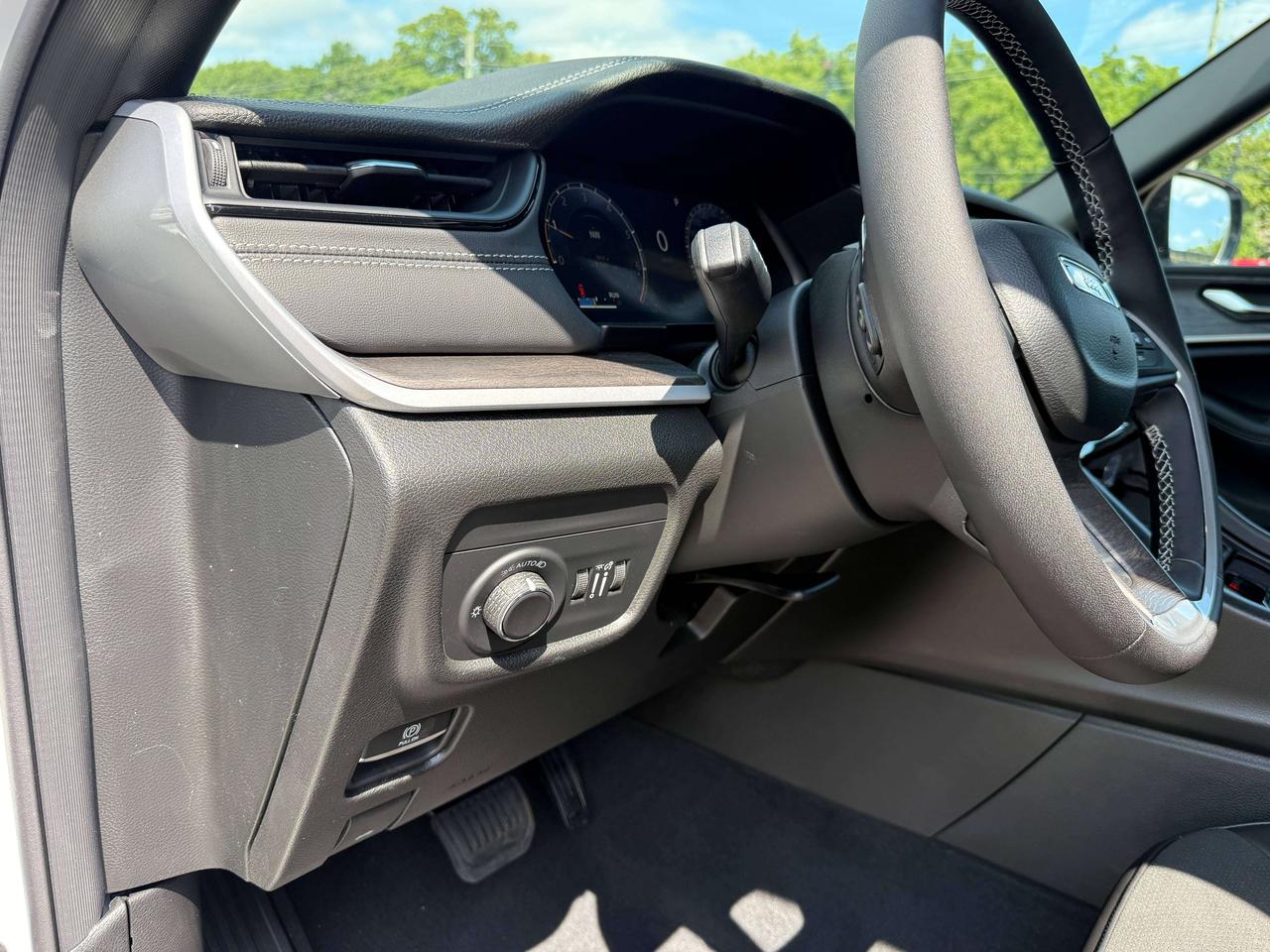 2026 Jeep Grand Cherokee ALTITUDE 4X4 Photo