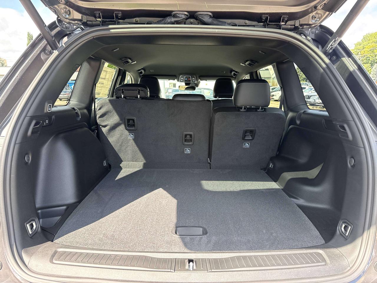 2026 Jeep Grand Cherokee ALTITUDE 4X4 Photo