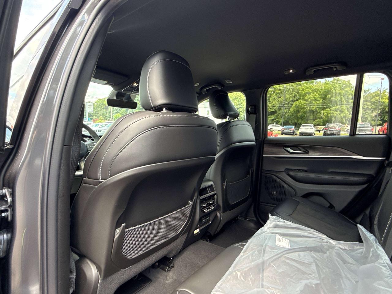 2026 Jeep Grand Cherokee ALTITUDE 4X4 Photo