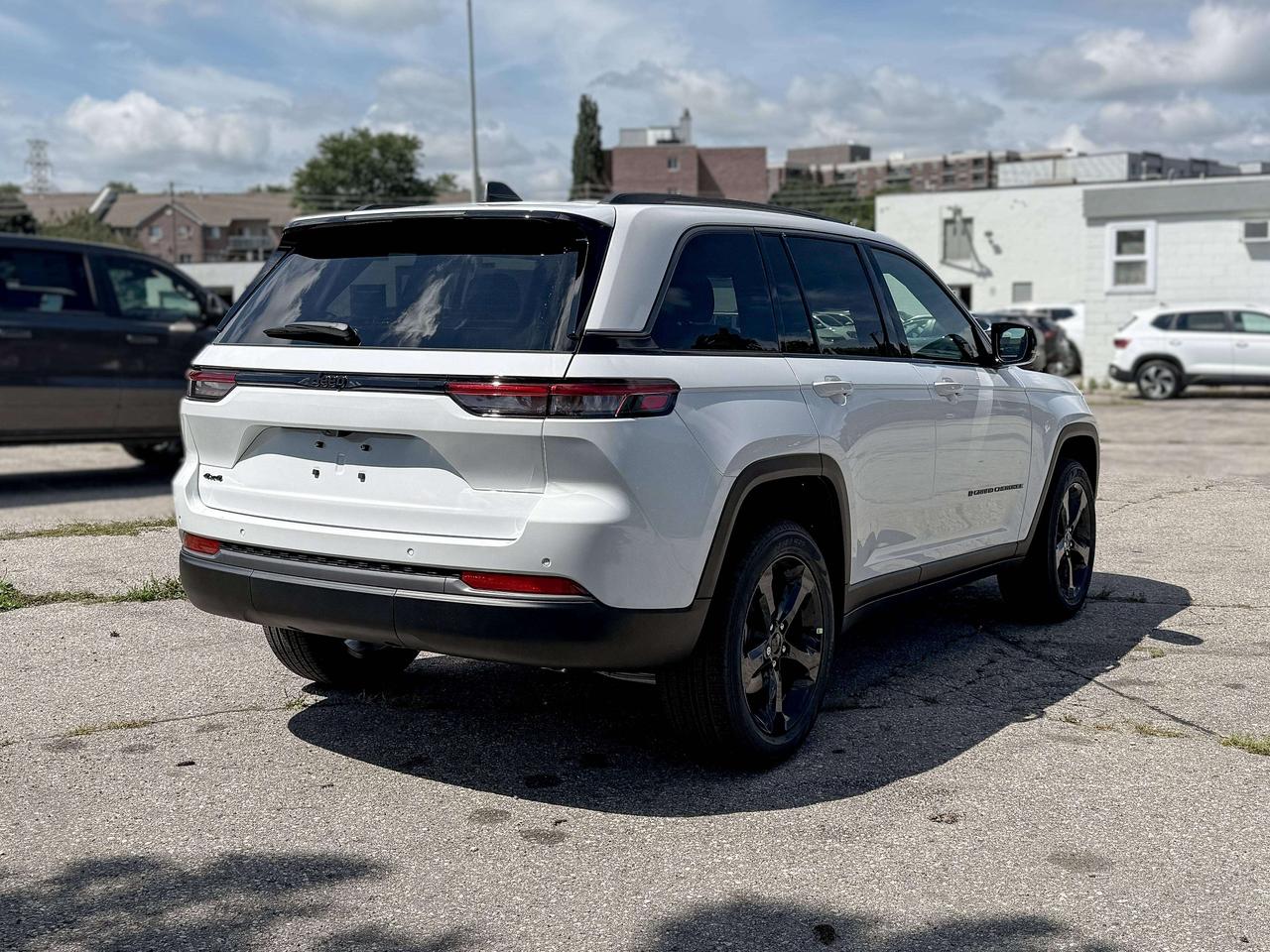 2026 Jeep Grand Cherokee LIMITED 4X4 Photo
