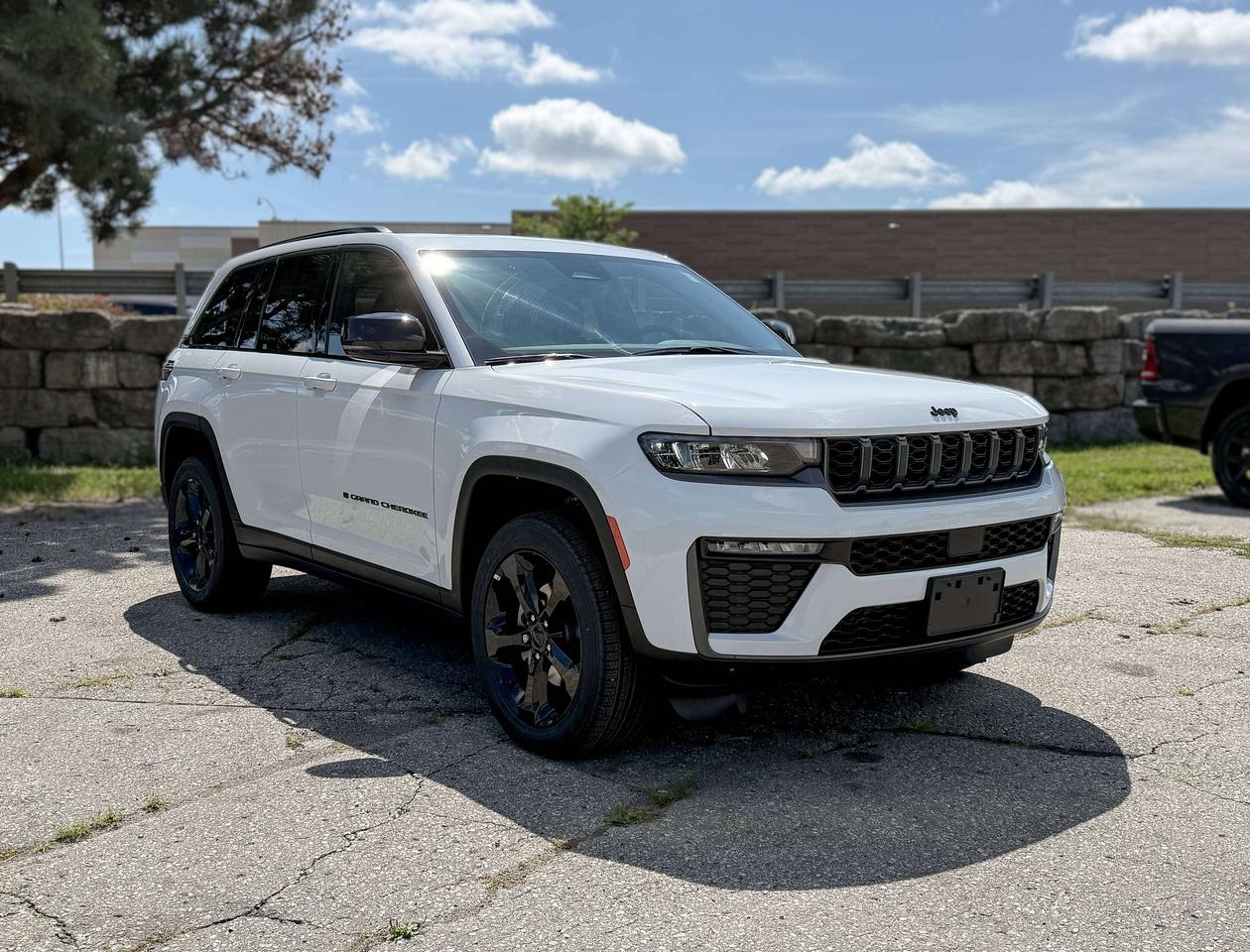 2026 Jeep Grand Cherokee LIMITED 4X4 Photo