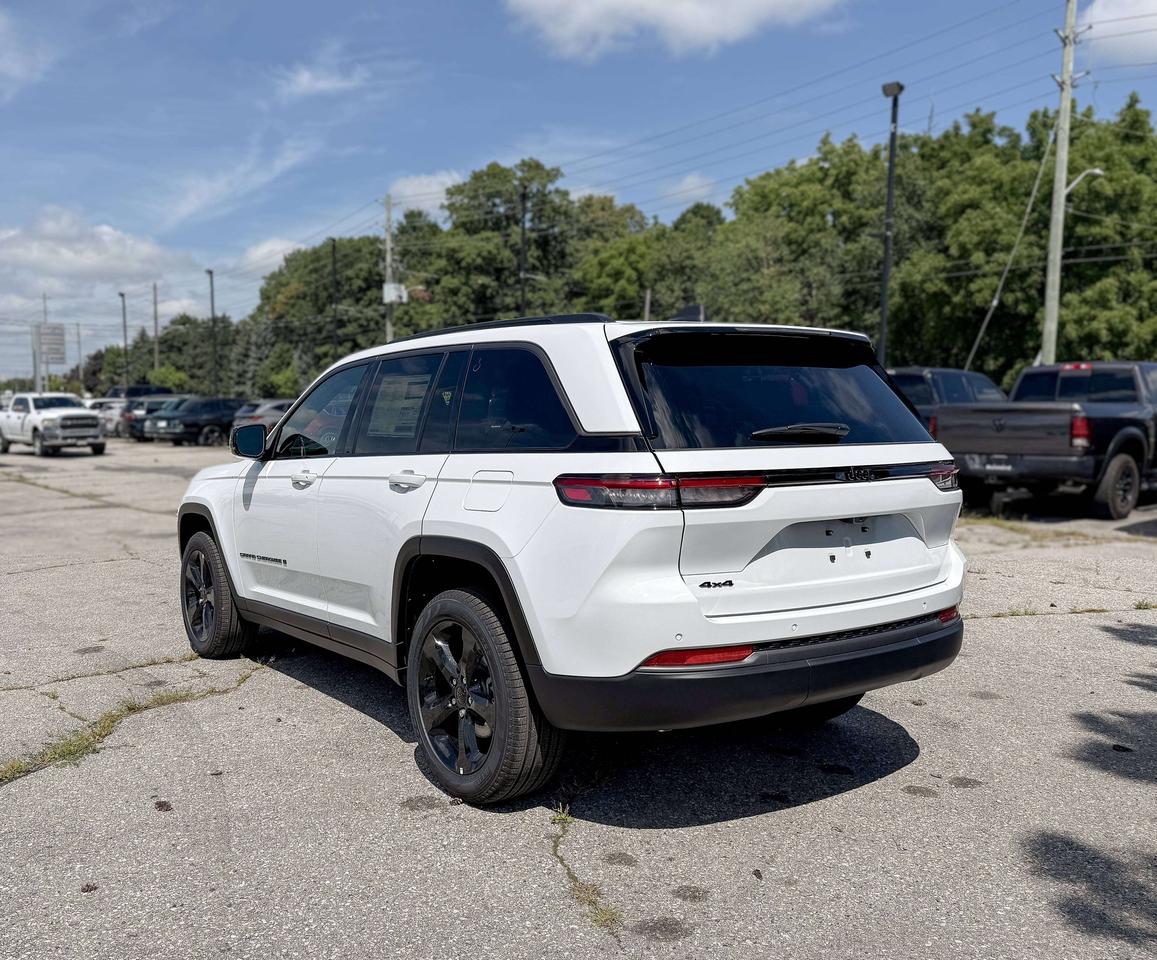 2026 Jeep Grand Cherokee LIMITED 4X4 Photo