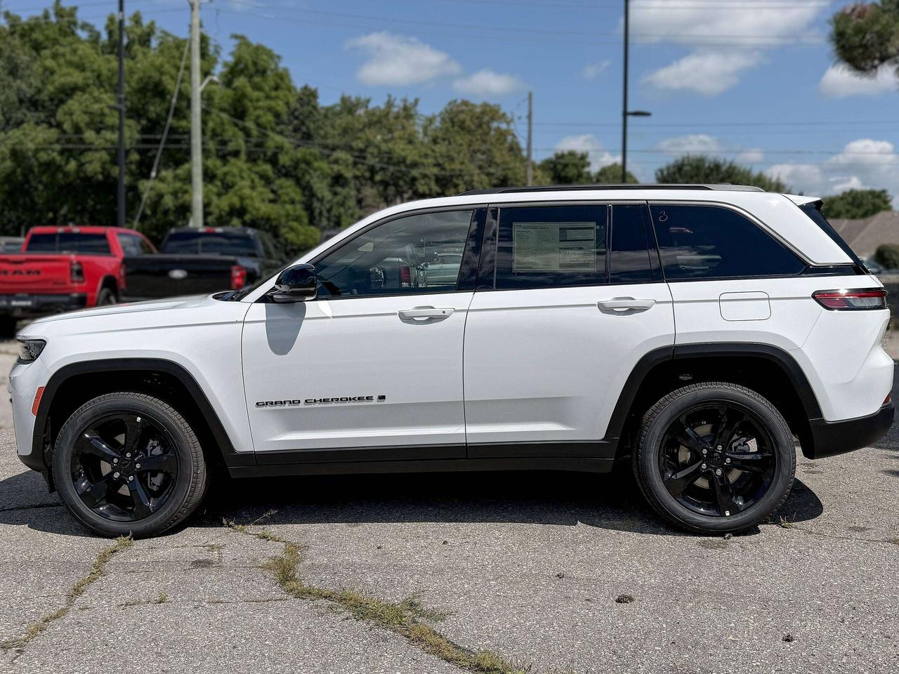 2026 Jeep Grand Cherokee LIMITED 4X4 Photo