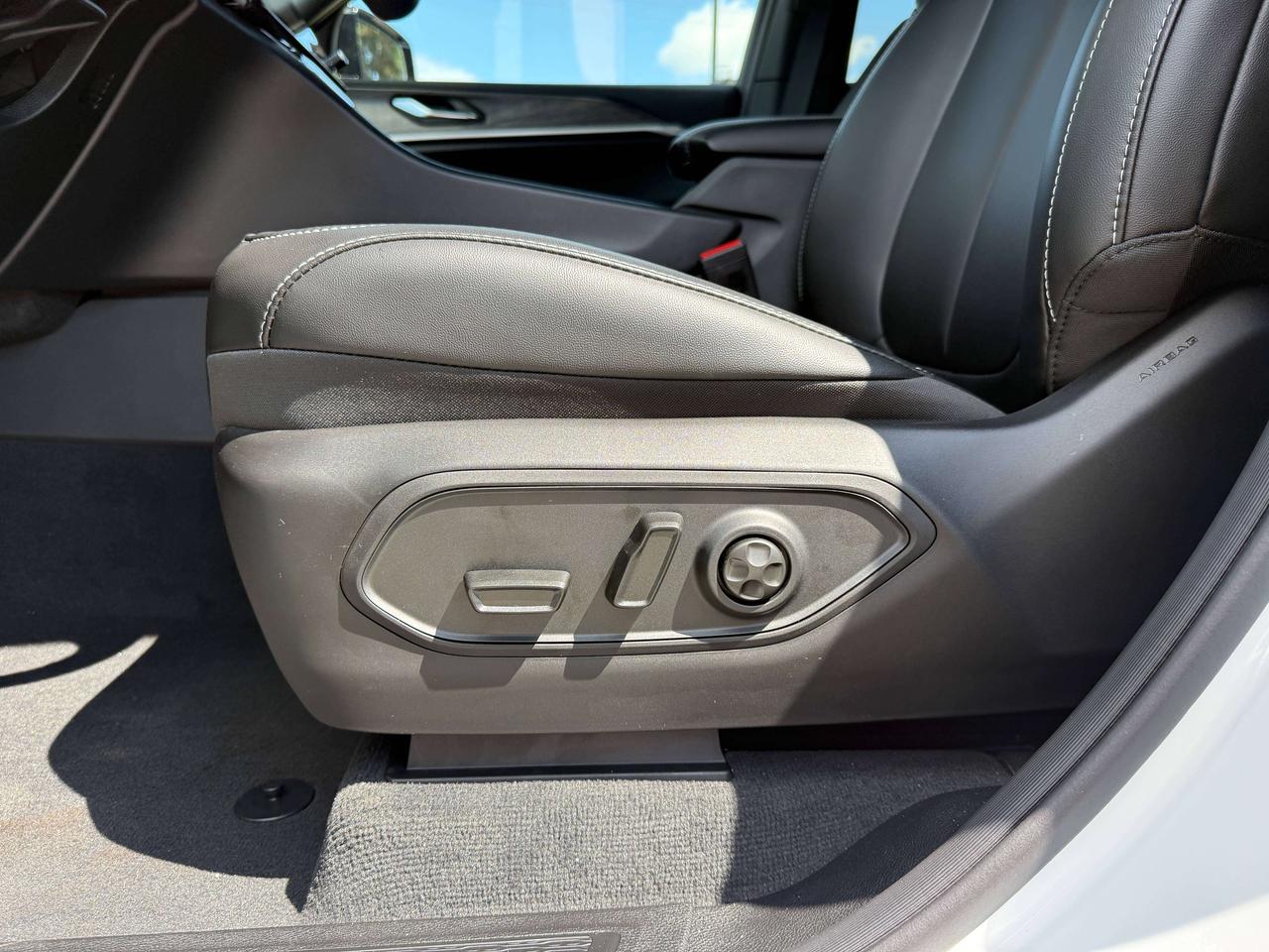 2026 Jeep Grand Cherokee LIMITED 4X4 Photo