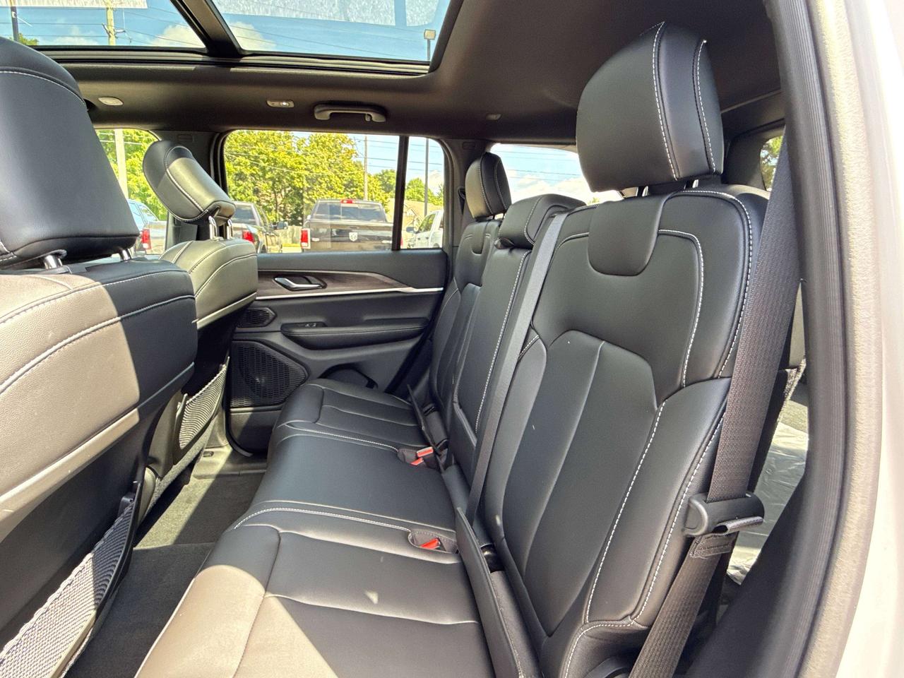 2026 Jeep Grand Cherokee LIMITED 4X4 Photo