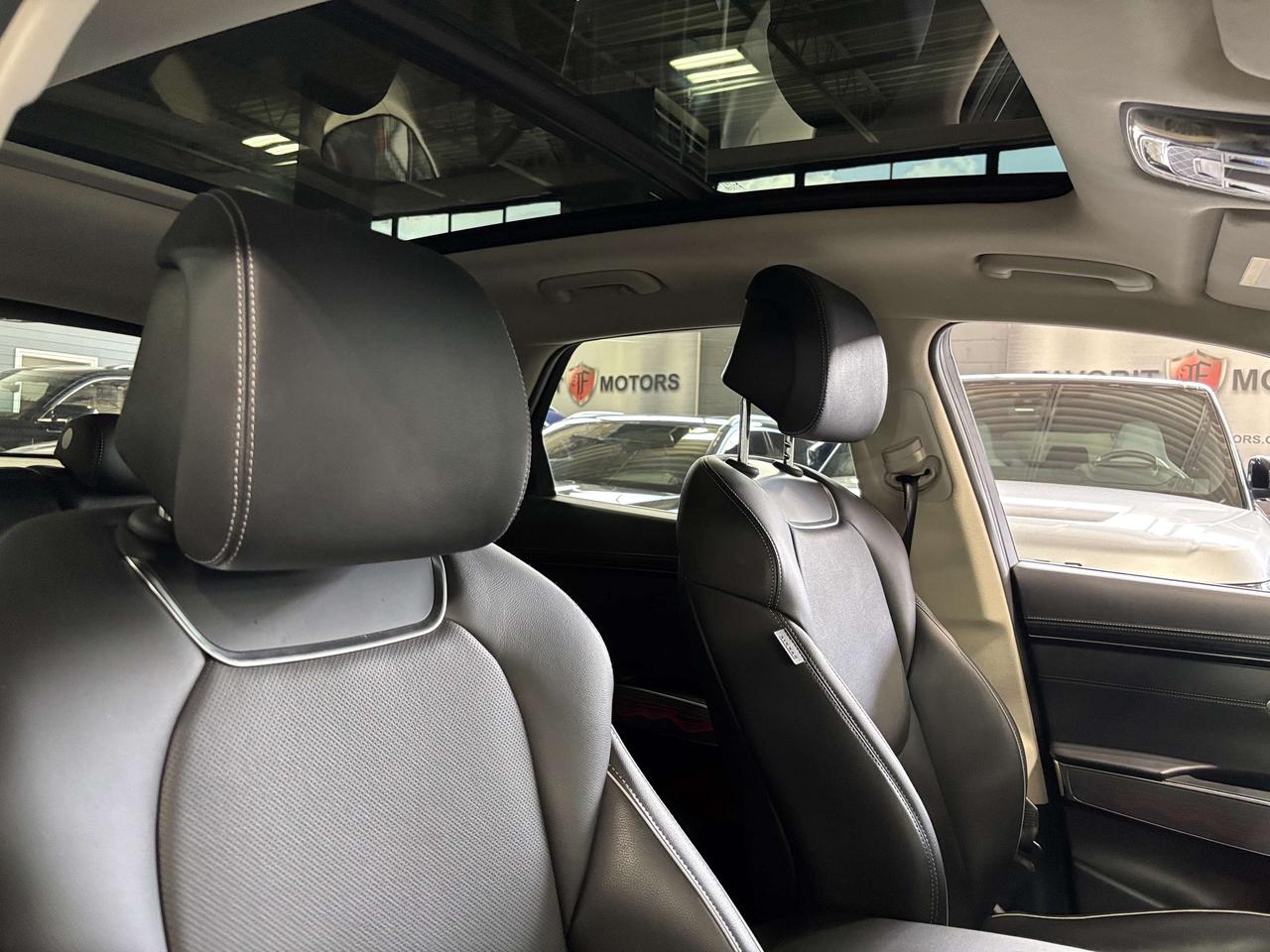 2025 Genesis GV70 2.5T Advanced|AWD|NAV|AMBIENT|LEATHER|PANO|TERRAIN Photo