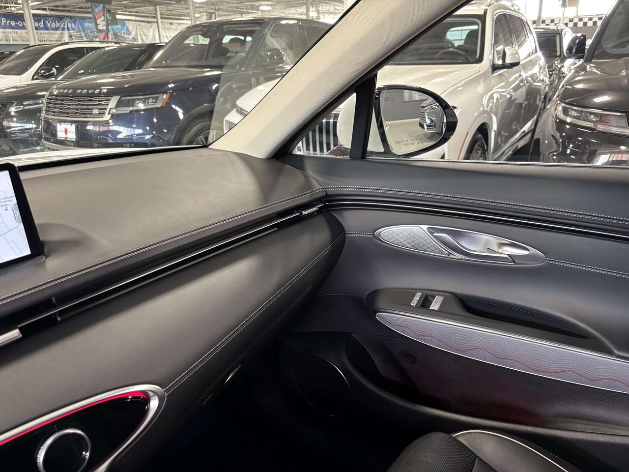 2025 Genesis GV70 2.5T Advanced|AWD|NAV|AMBIENT|LEATHER|PANO|TERRAIN Photo