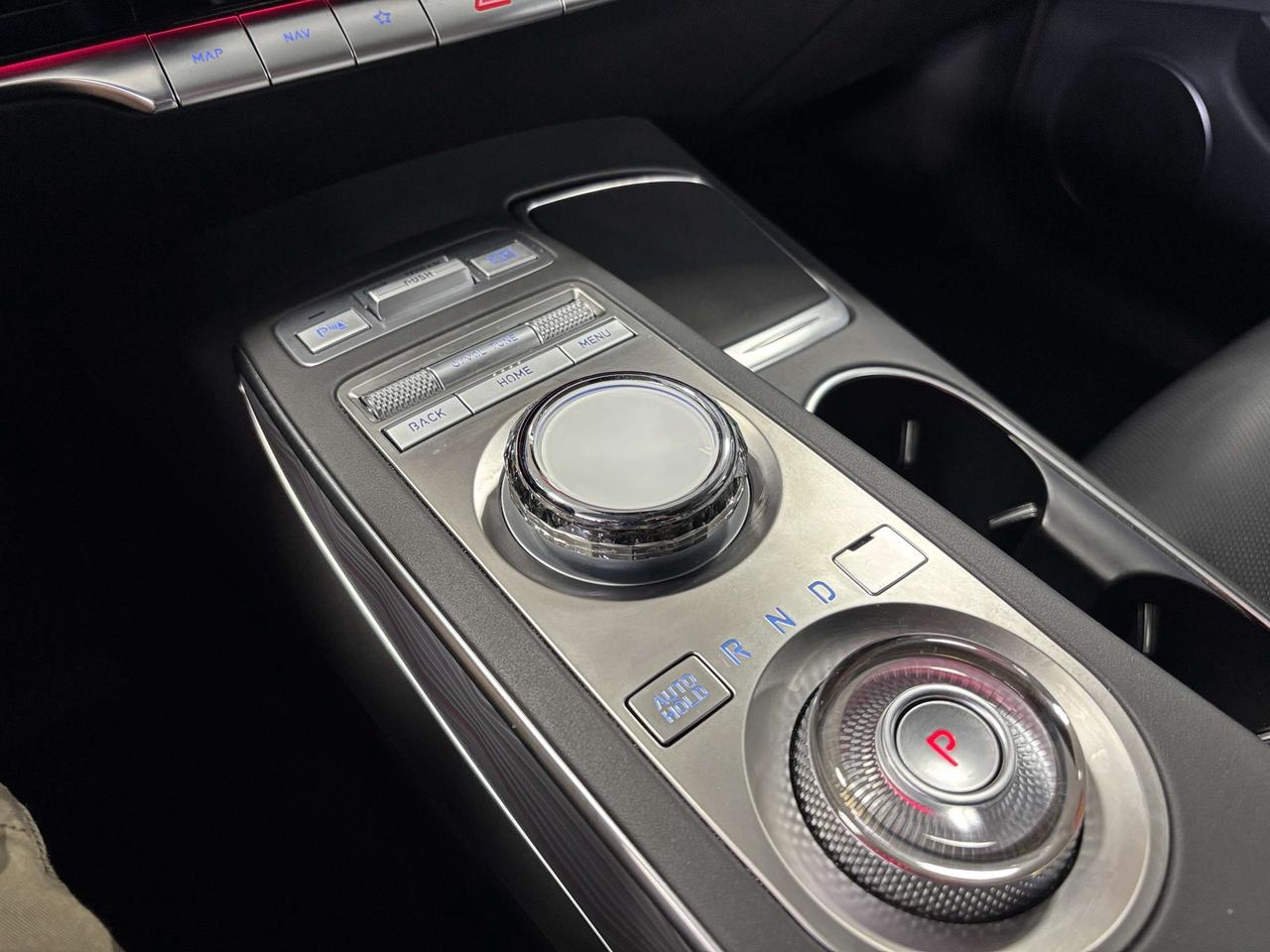 2025 Genesis GV70 2.5T Advanced|AWD|NAV|AMBIENT|LEATHER|PANO|TERRAIN Photo