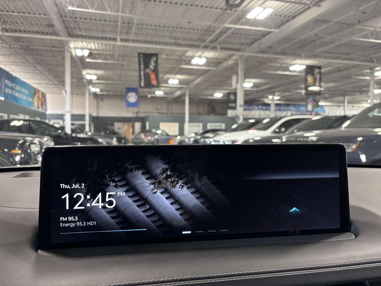 2025 Genesis GV70 2.5T Advanced|AWD|NAV|AMBIENT|LEATHER|PANO|TERRAIN Photo